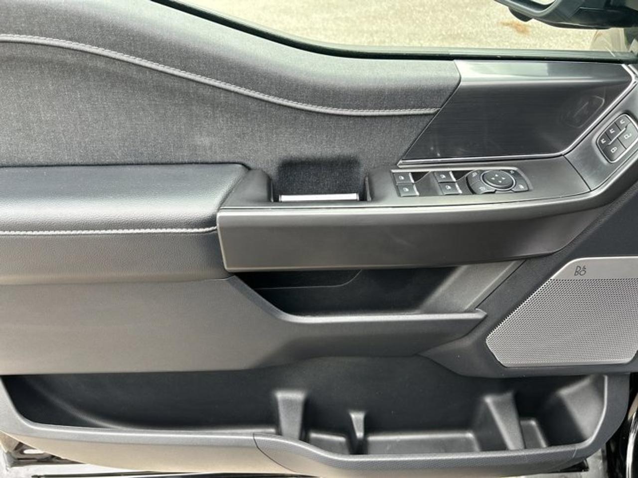 2024 Ford F-150 LARIAT SuperCrew 5.5' Box 4WD | One Owner | Leather Seats Photo