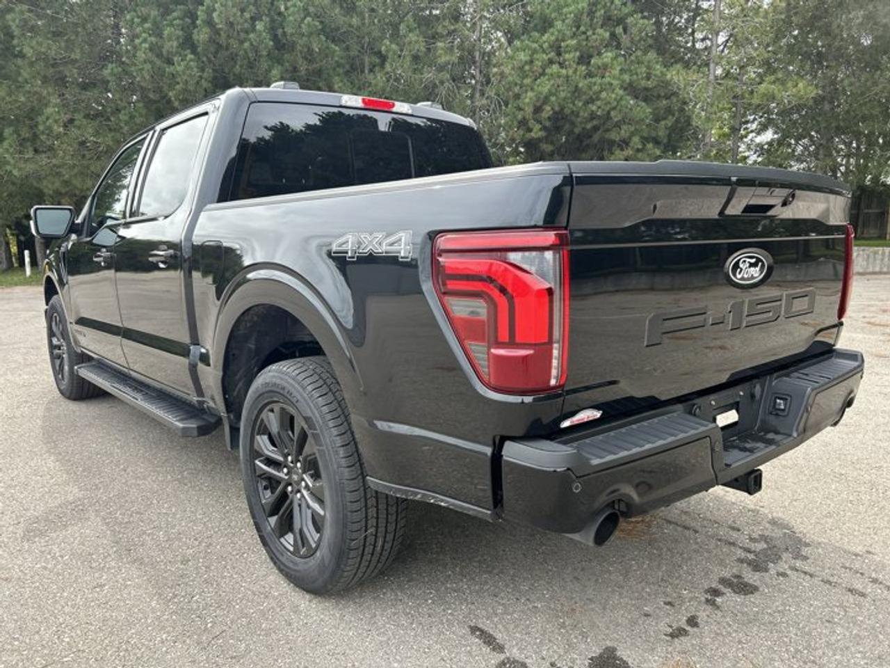 2024 Ford F-150 LARIAT SuperCrew 5.5' Box 4WD | One Owner | Leather Seats Photo