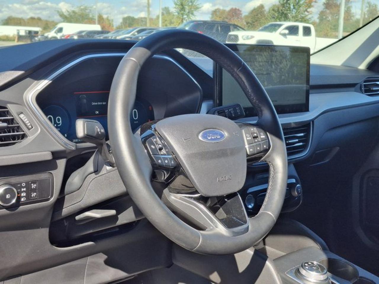 2025 Ford Escape Platinum | Leather | Panoramic Sunroof | Heated Seats + Steering | Adaptive Cruise | and More ! Photo