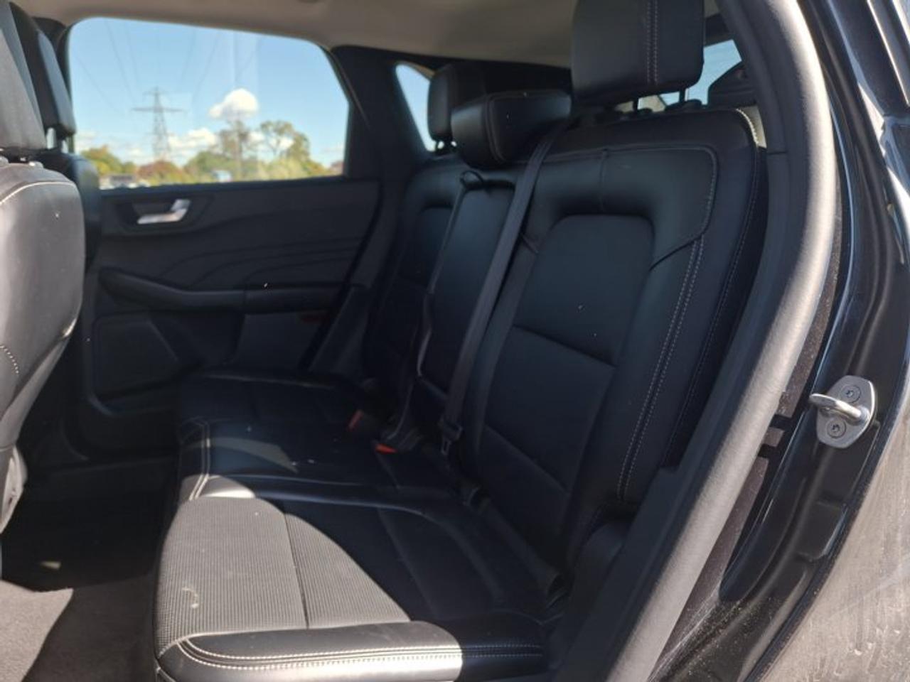 2025 Ford Escape Platinum | Leather | Panoramic Sunroof | Heated Seats + Steering | Adaptive Cruise | and More ! Photo