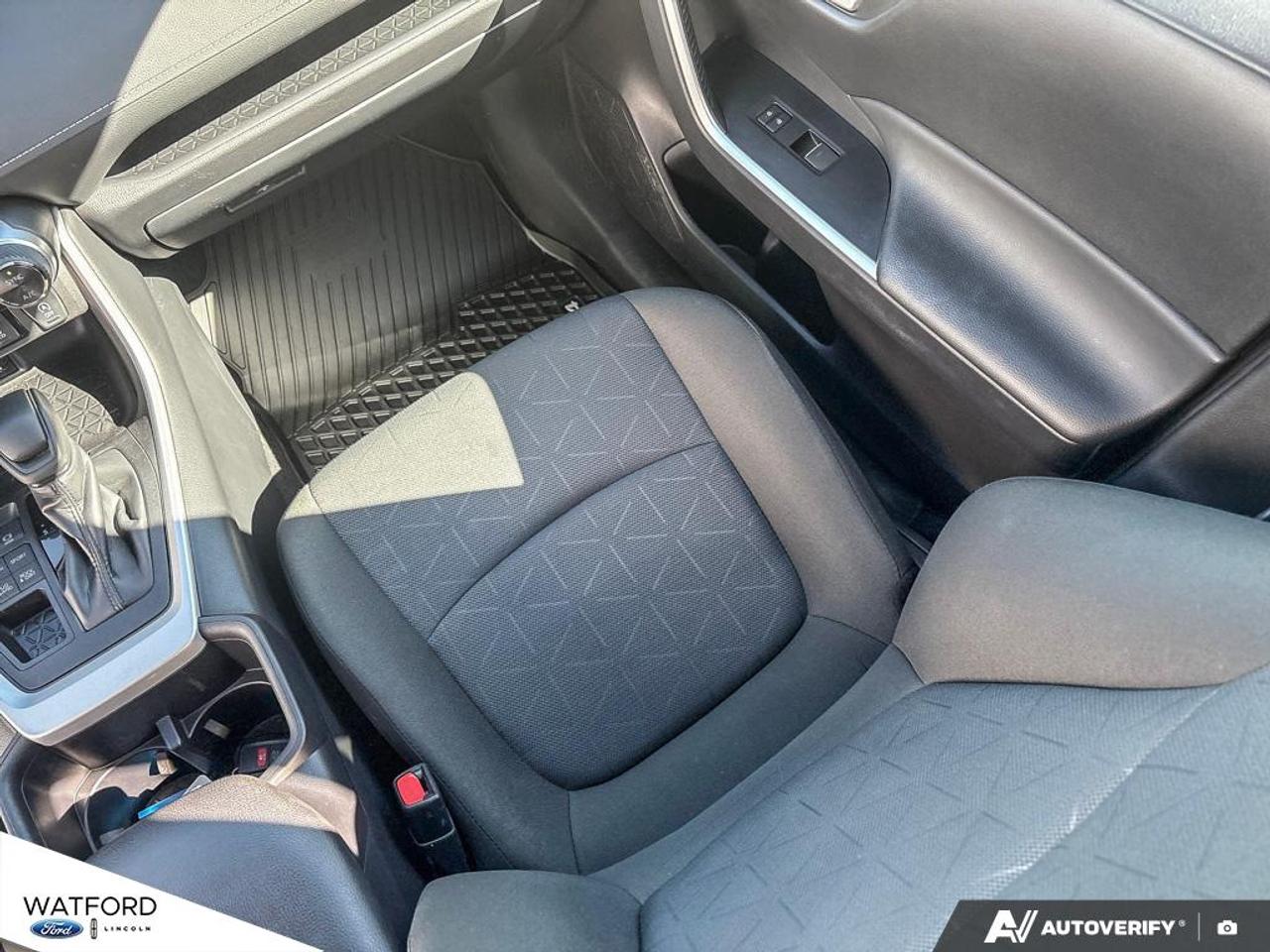 2025 Toyota RAV4 XLE AWD Photo