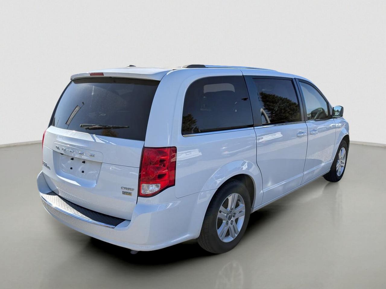 2018 Dodge Grand Caravan Crew Plus Photo