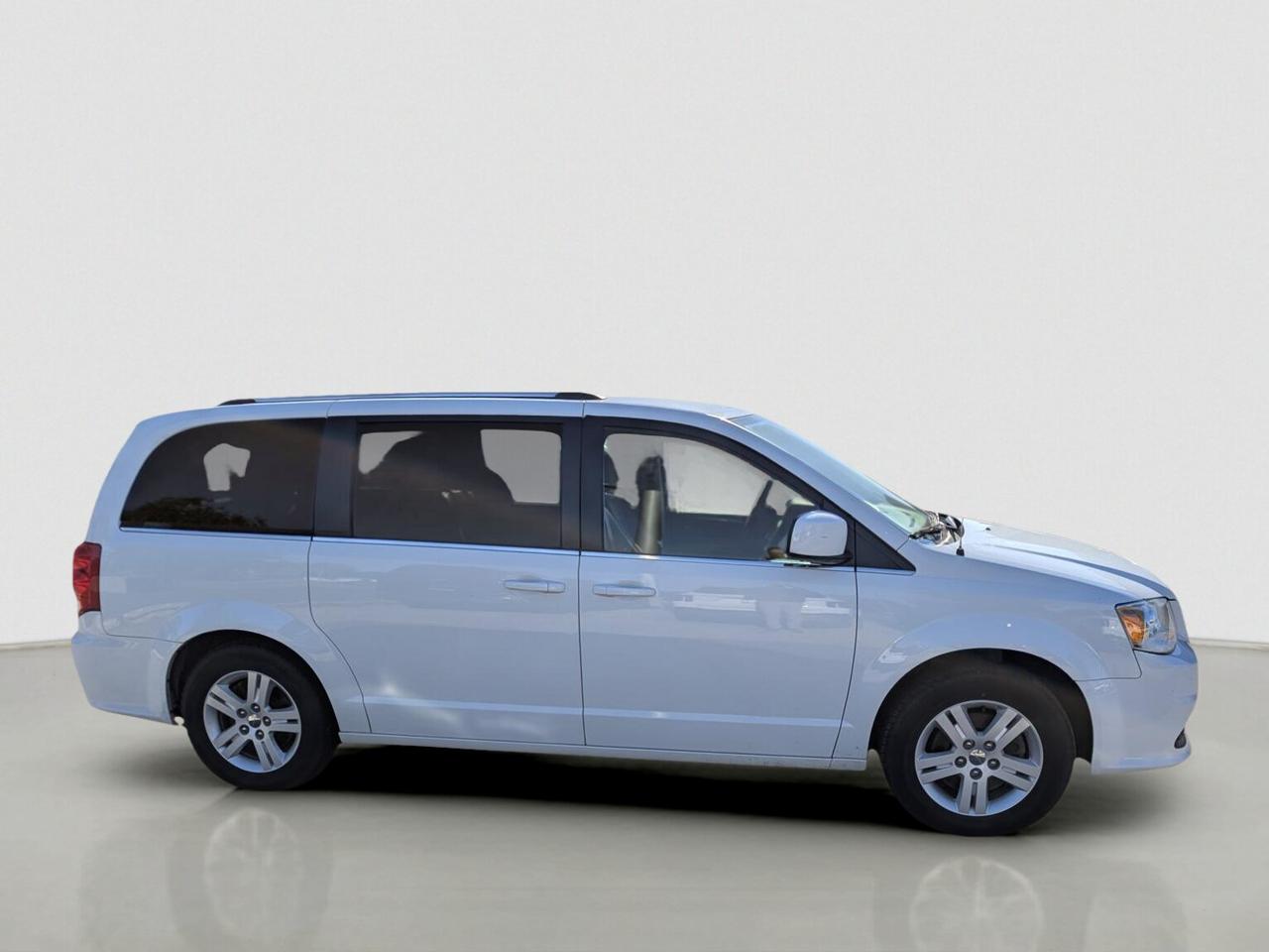 2018 Dodge Grand Caravan Crew Plus Photo