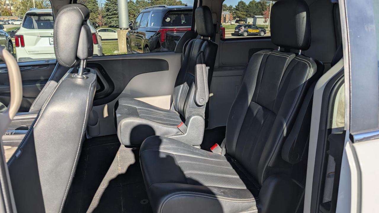 2018 Dodge Grand Caravan Crew Plus Photo