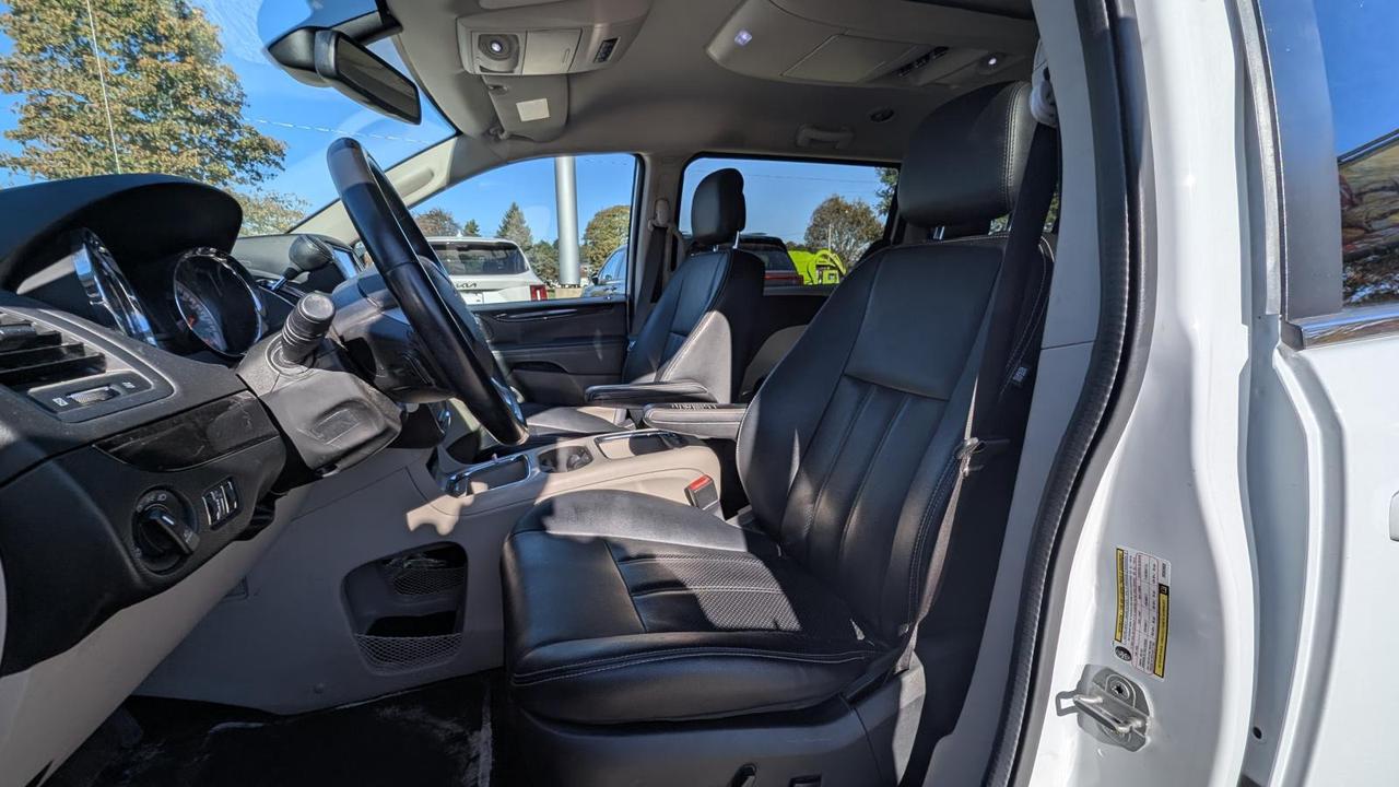 2018 Dodge Grand Caravan Crew Plus Photo
