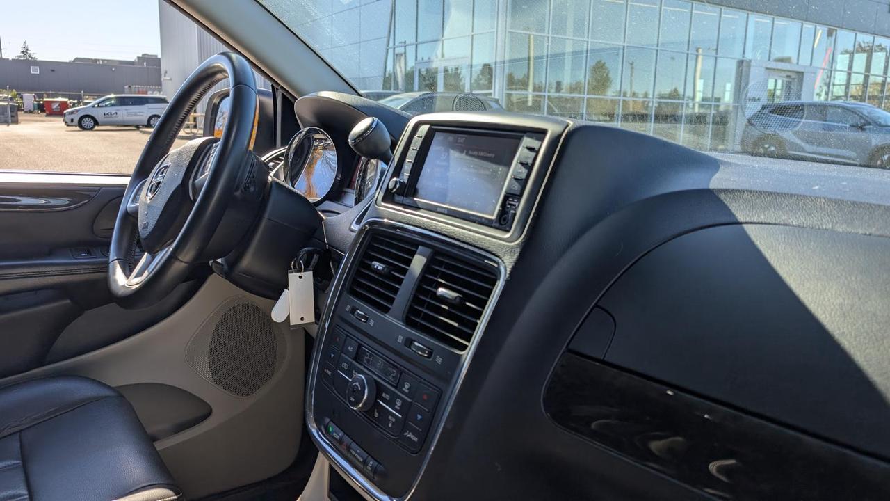 2018 Dodge Grand Caravan Crew Plus Photo