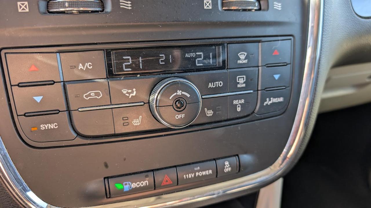 2018 Dodge Grand Caravan Crew Plus Photo