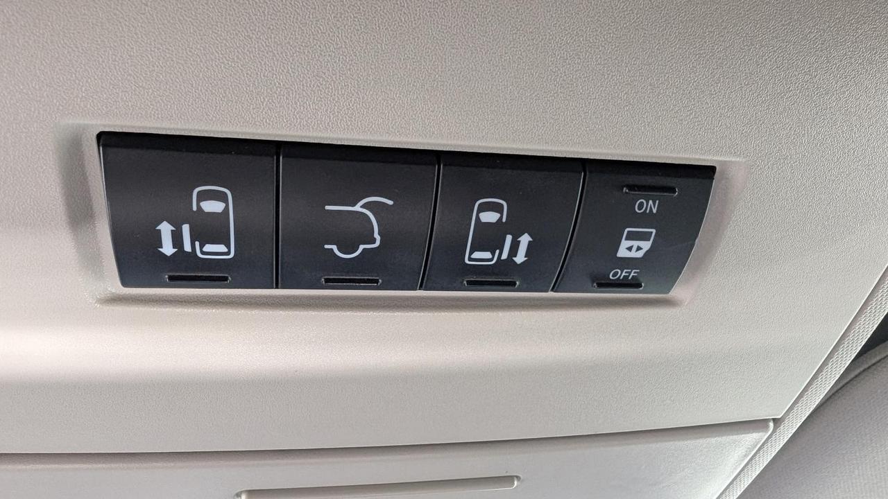 2018 Dodge Grand Caravan Crew Plus Photo