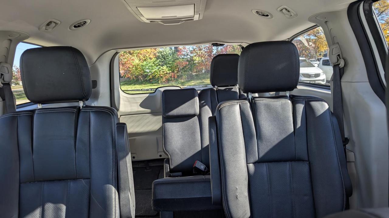 2018 Dodge Grand Caravan Crew Plus Photo