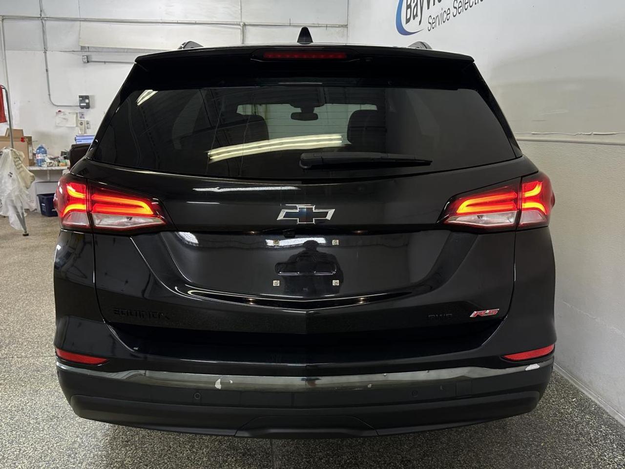 2022 Chevrolet Equinox RS/AWD/PANOROOF/1 OWNER GM LEASE RETURN! Photo