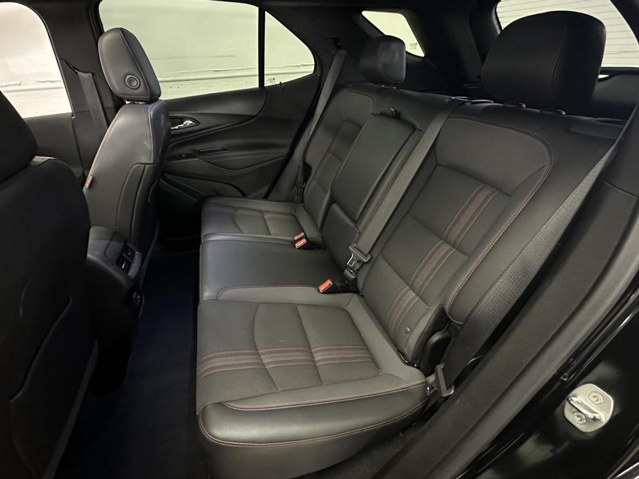 2022 Chevrolet Equinox RS/AWD/PANOROOF/1 OWNER GM LEASE RETURN! Photo