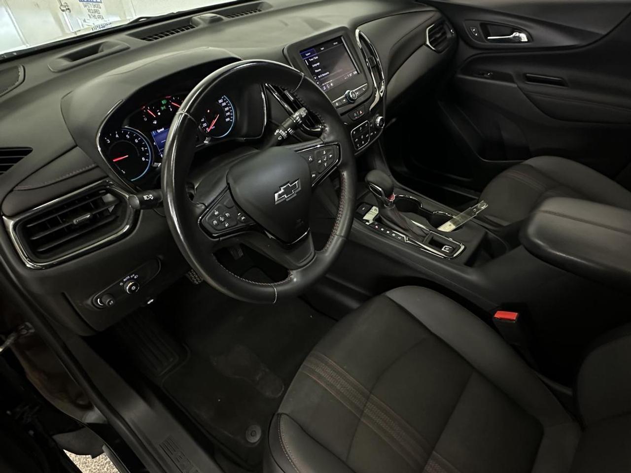 2022 Chevrolet Equinox RS/AWD/PANOROOF/1 OWNER GM LEASE RETURN! Photo