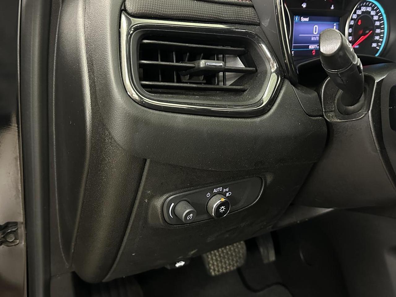 2022 Chevrolet Equinox RS/AWD/PANOROOF/1 OWNER GM LEASE RETURN! Photo