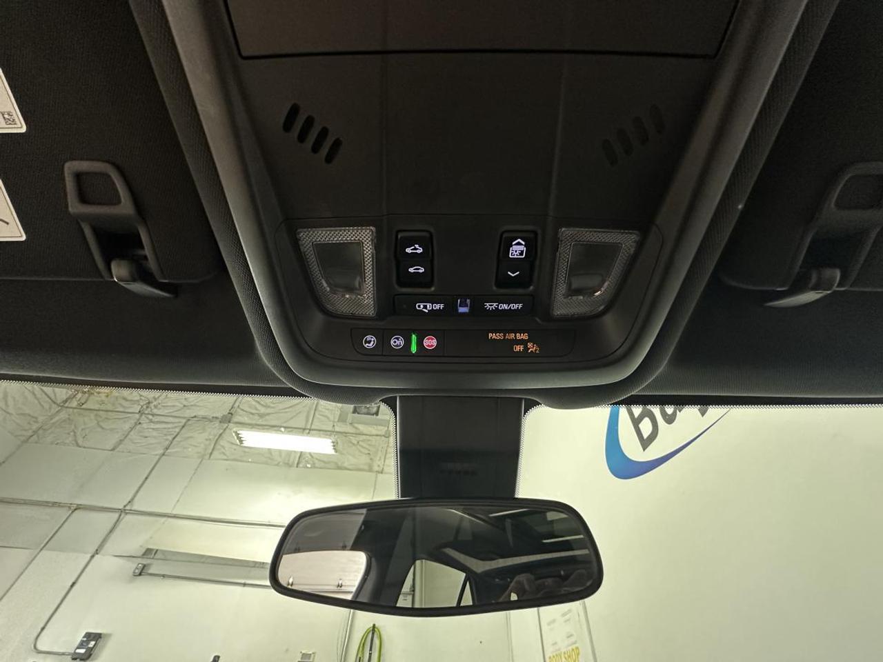 2022 Chevrolet Equinox RS/AWD/PANOROOF/1 OWNER GM LEASE RETURN! Photo