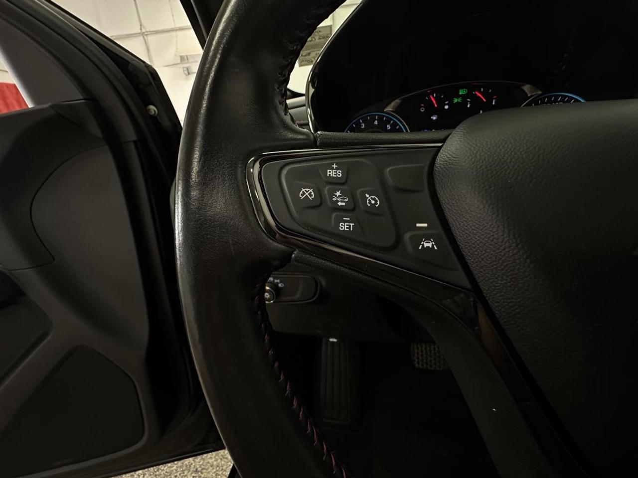 2022 Chevrolet Equinox RS/AWD/PANOROOF/1 OWNER GM LEASE RETURN! Photo