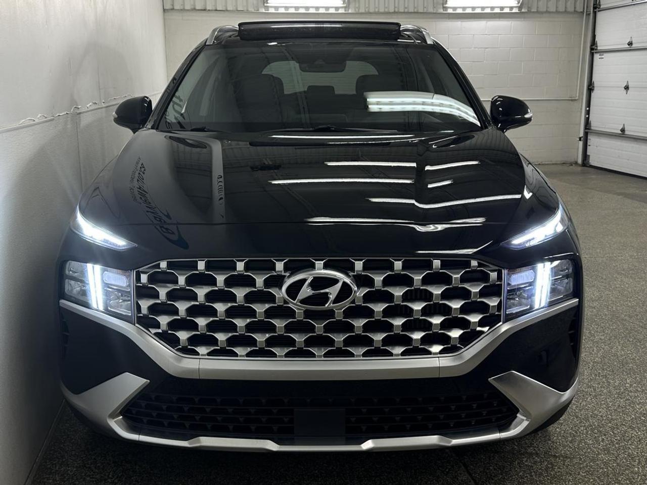 2023 Hyundai Santa Fe HEV Luxury LUXURY/HYBRID/AWD/LEATHER/PANOROOF/NAV/OFF 1 OWNER LEASE! Photo5