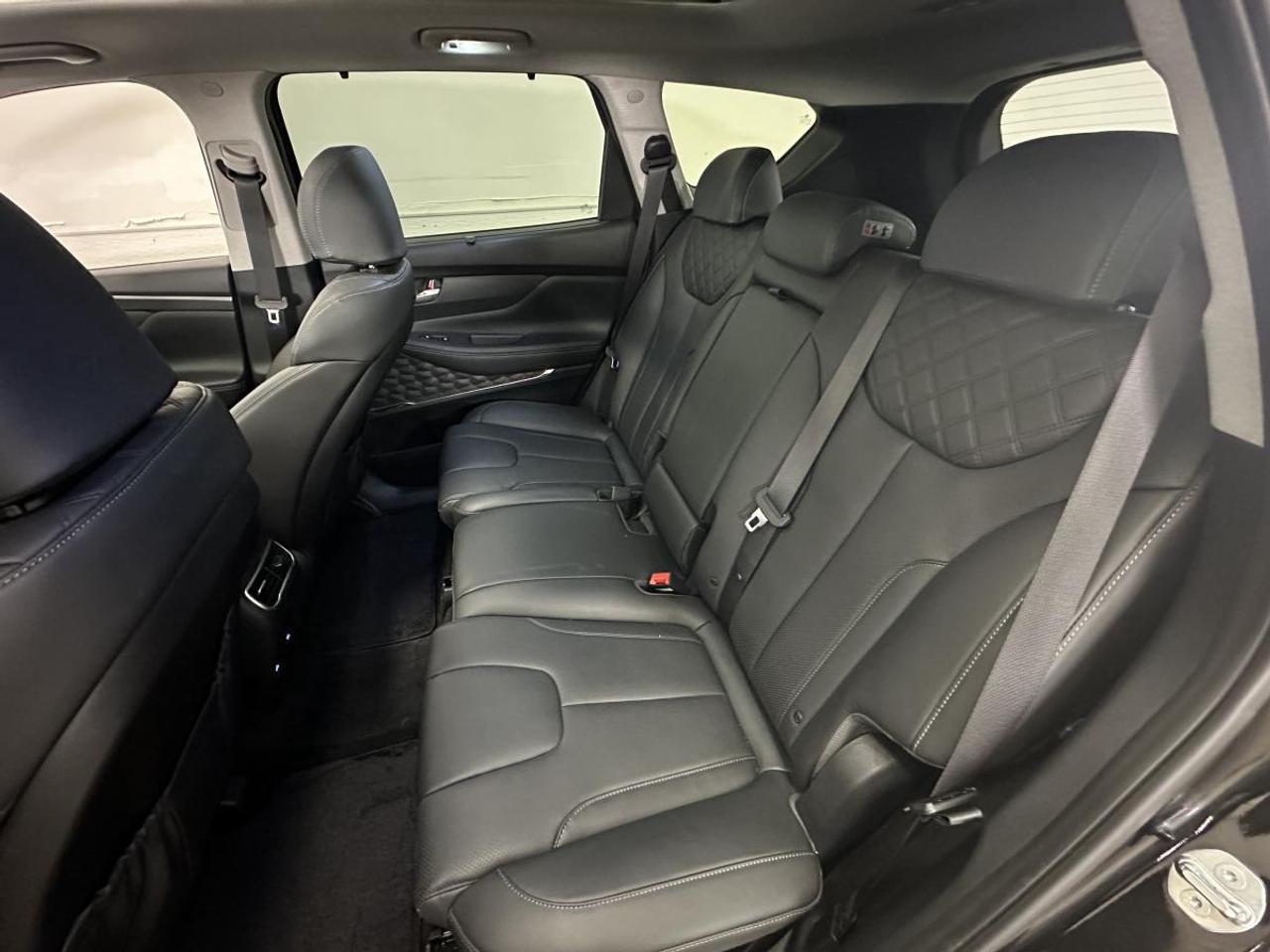 2023 Hyundai Santa Fe HEV Luxury LUXURY/HYBRID/AWD/LEATHER/PANOROOF/NAV/OFF 1 OWNER LEASE! Photo