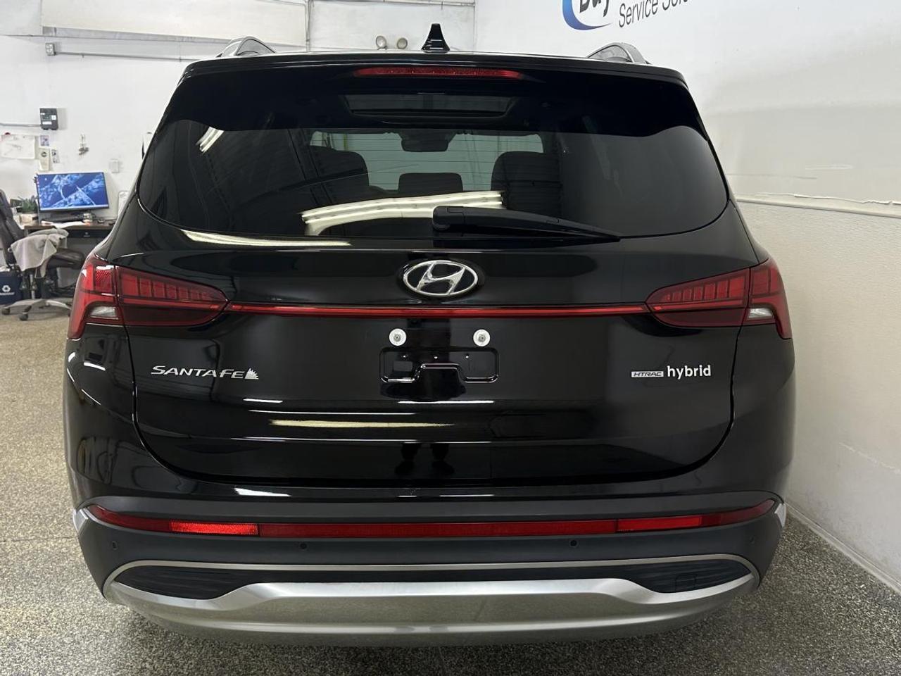 2023 Hyundai Santa Fe HEV Luxury LUXURY/HYBRID/AWD/LEATHER/PANOROOF/NAV/OFF 1 OWNER LEASE! Photo