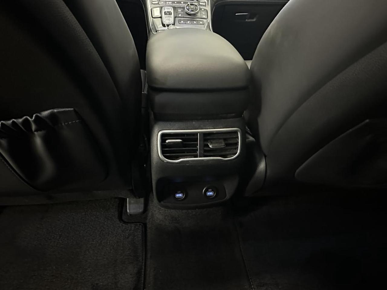 2023 Hyundai Santa Fe HEV Luxury LUXURY/HYBRID/AWD/LEATHER/PANOROOF/NAV/OFF 1 OWNER LEASE! Photo