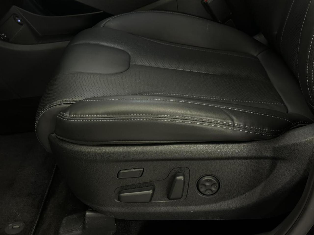2023 Hyundai Santa Fe HEV Luxury LUXURY/HYBRID/AWD/LEATHER/PANOROOF/NAV/OFF 1 OWNER LEASE! Photo