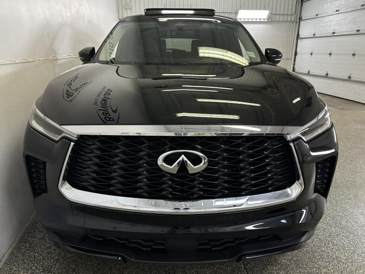 2024 Infiniti QX60 Pure PURE/AWD/7 PASS/LEATHER/PANOROOF/17KM/1 OWNER LEASE RETURN! Photo5