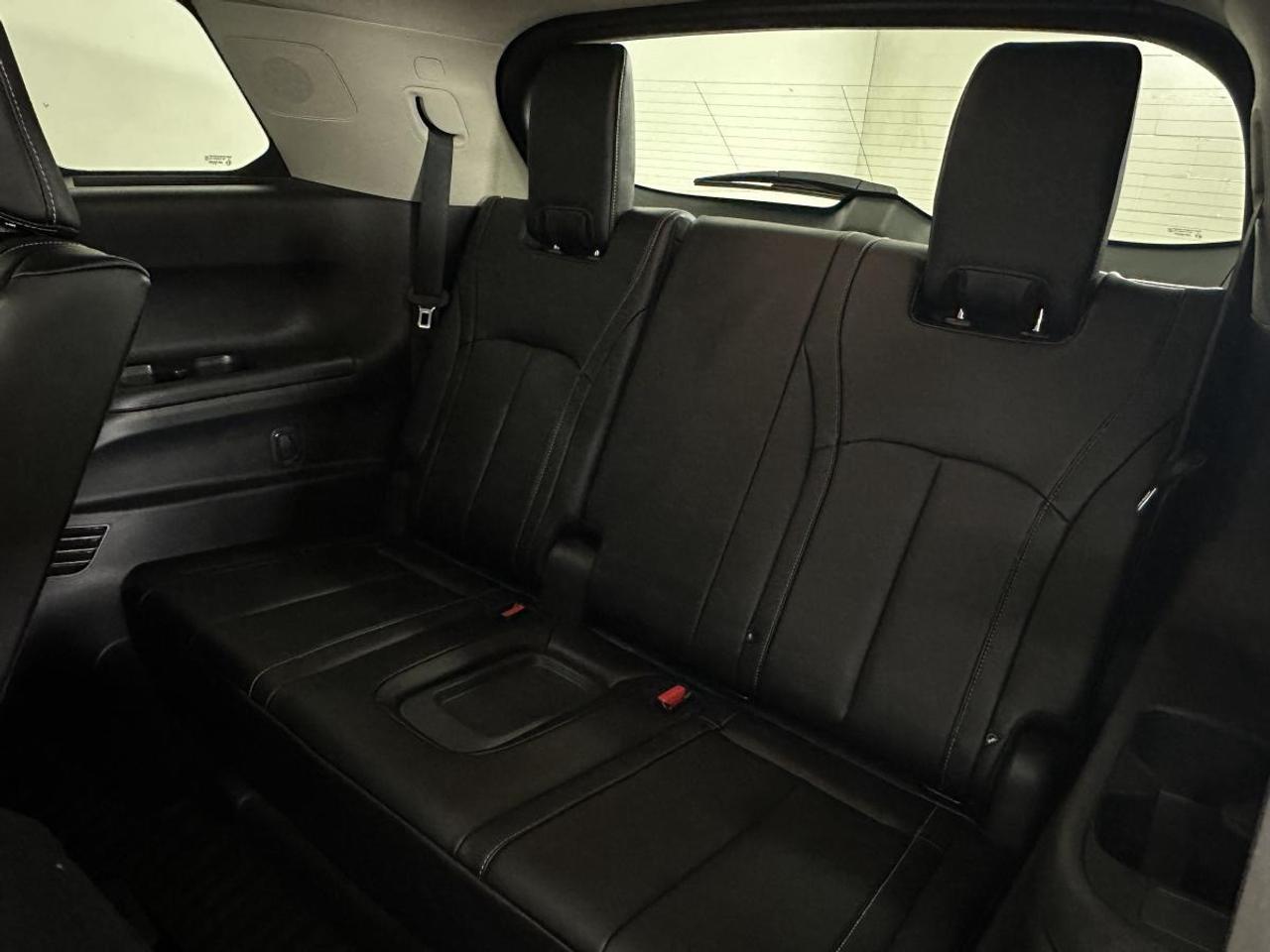 2024 Infiniti QX60 Pure PURE/AWD/7 PASS/LEATHER/PANOROOF/17KM/1 OWNER LEASE RETURN! Photo