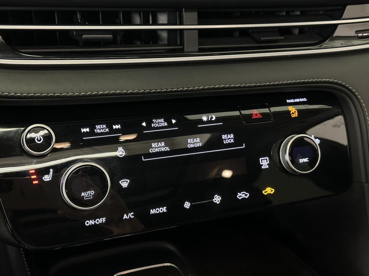2024 Infiniti QX60 Pure PURE/AWD/7 PASS/LEATHER/PANOROOF/17KM/1 OWNER LEASE RETURN! Photo
