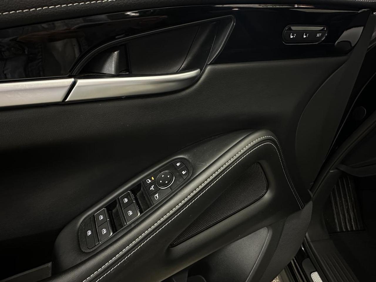 2024 Infiniti QX60 Pure PURE/AWD/7 PASS/LEATHER/PANOROOF/17KM/1 OWNER LEASE RETURN! Photo