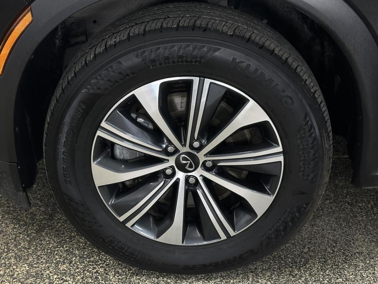 2024 Infiniti QX60 Pure PURE/AWD/7 PASS/LEATHER/PANOROOF/17KM/1 OWNER LEASE RETURN! Photo