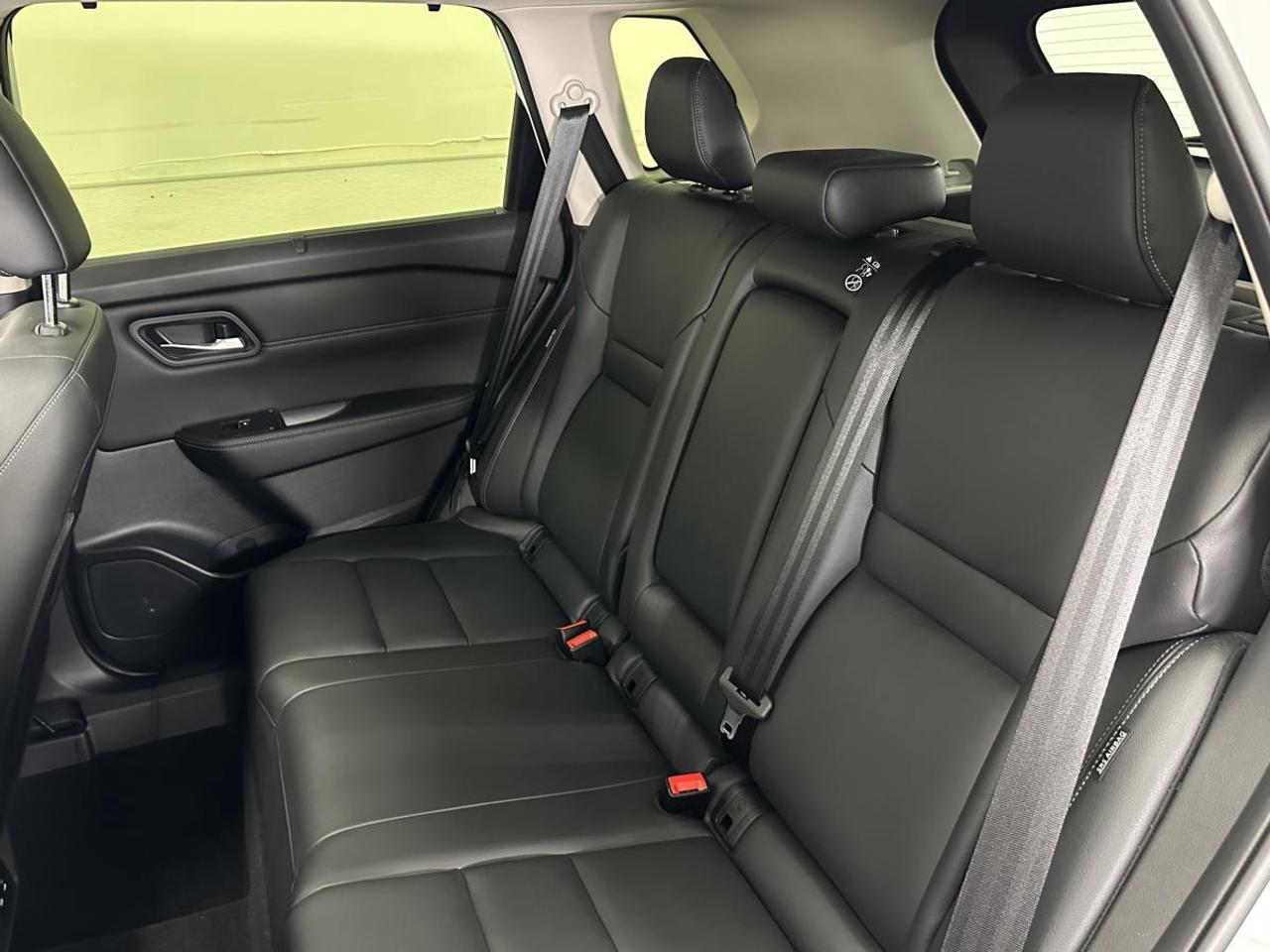 2024 Nissan Rogue SL/AWD/LEATHER/PANOROOF/NAVI/10KM/OFF 1 OWNER NISSAN LEASE! Photo