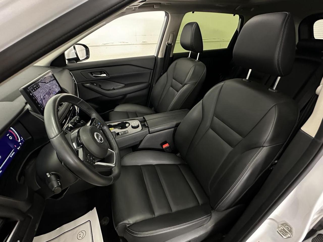 2024 Nissan Rogue SL/AWD/LEATHER/PANOROOF/NAVI/10KM/OFF 1 OWNER NISSAN LEASE! Photo