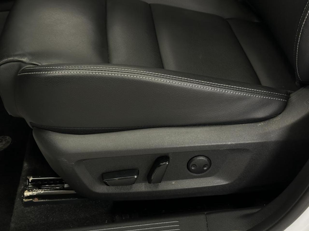2024 Nissan Rogue SL/AWD/LEATHER/PANOROOF/NAVI/10KM/OFF 1 OWNER NISSAN LEASE! Photo