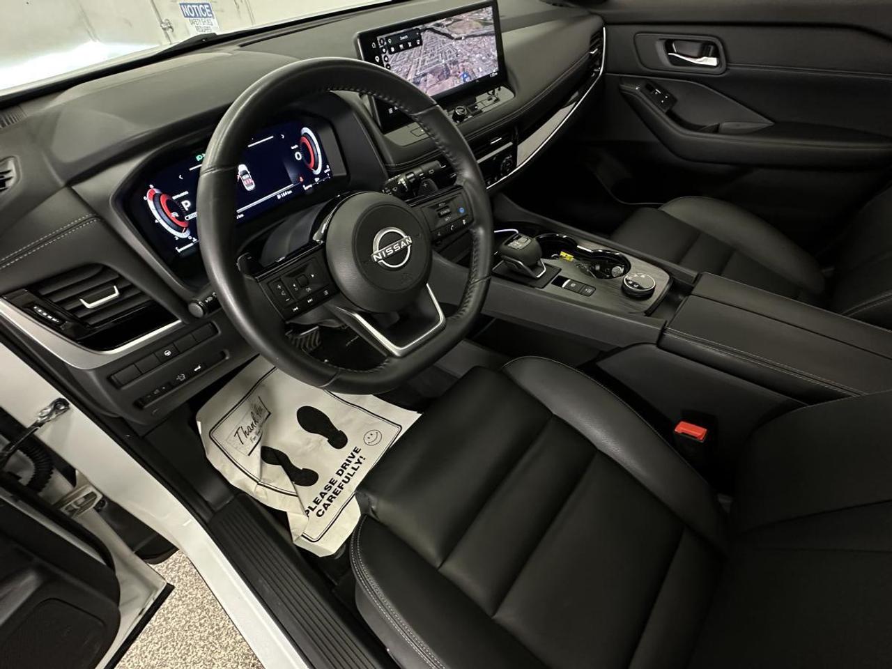 2024 Nissan Rogue SL/AWD/LEATHER/PANOROOF/NAVI/10KM/OFF 1 OWNER NISSAN LEASE! Photo