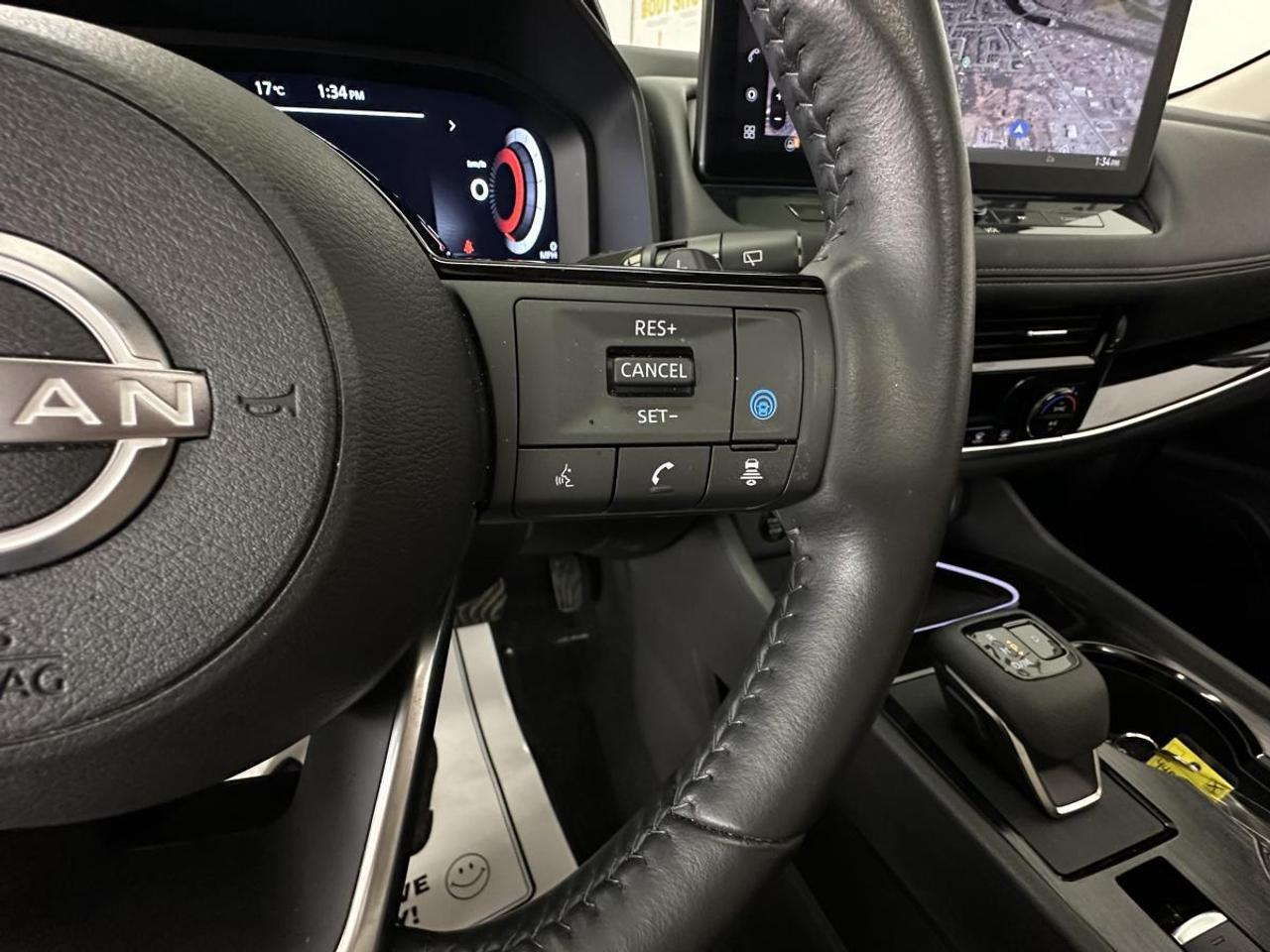 2024 Nissan Rogue SL/AWD/LEATHER/PANOROOF/NAVI/10KM/OFF 1 OWNER NISSAN LEASE! Photo