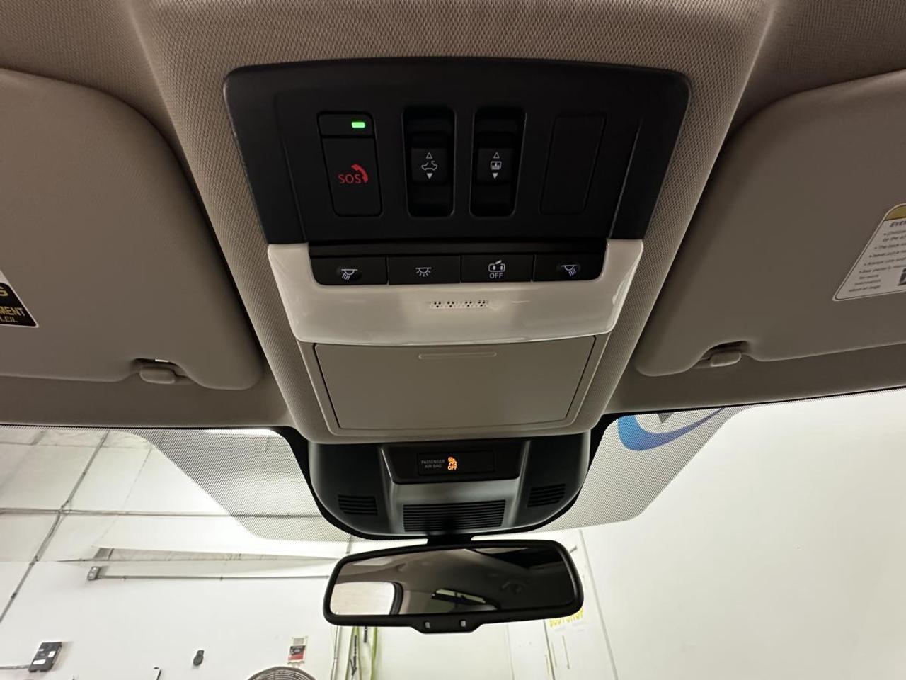 2024 Nissan Rogue SL/AWD/LEATHER/PANOROOF/NAVI/10KM/OFF 1 OWNER NISSAN LEASE! Photo