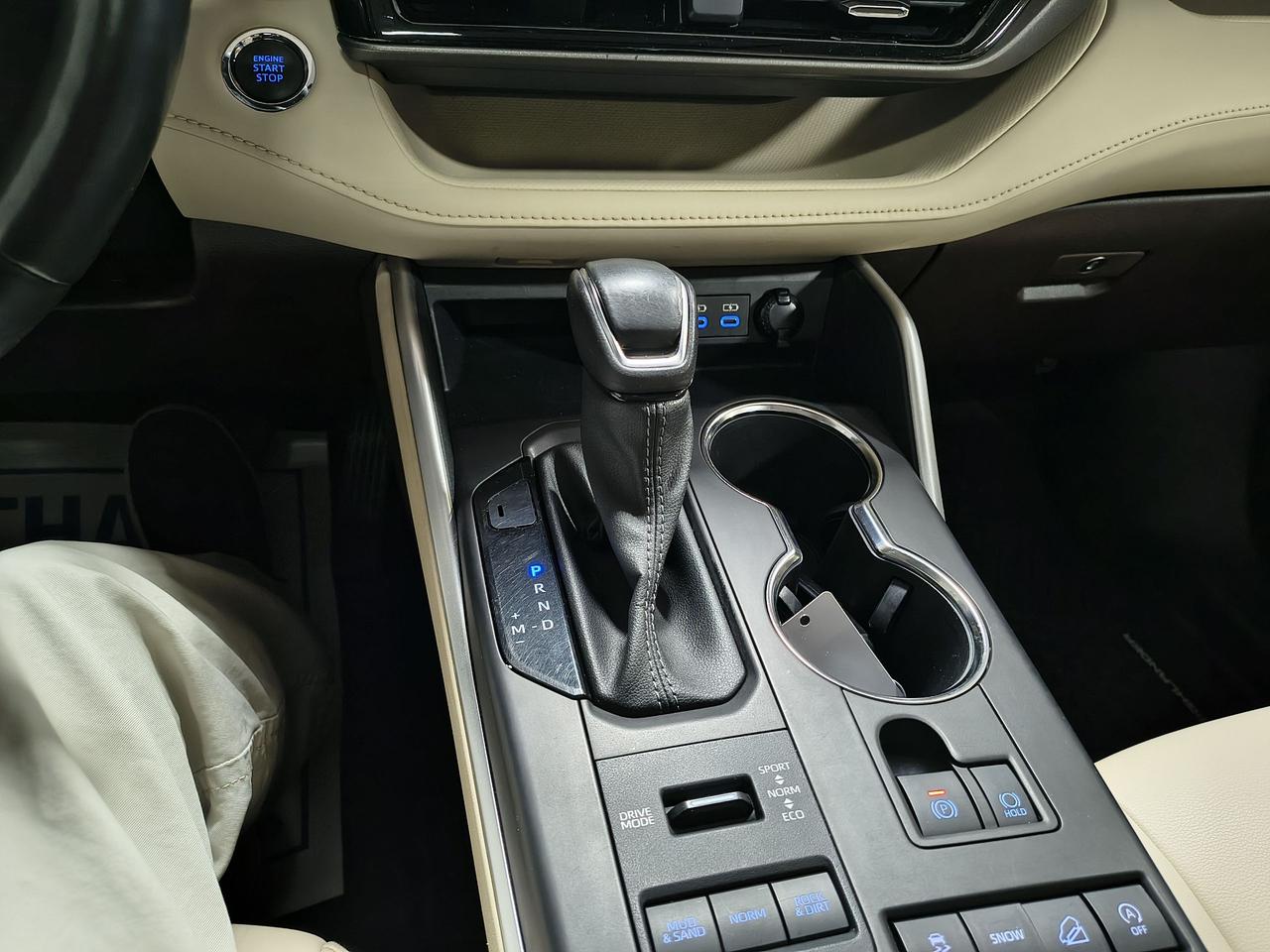2022 Toyota Highlander XLE Photo0