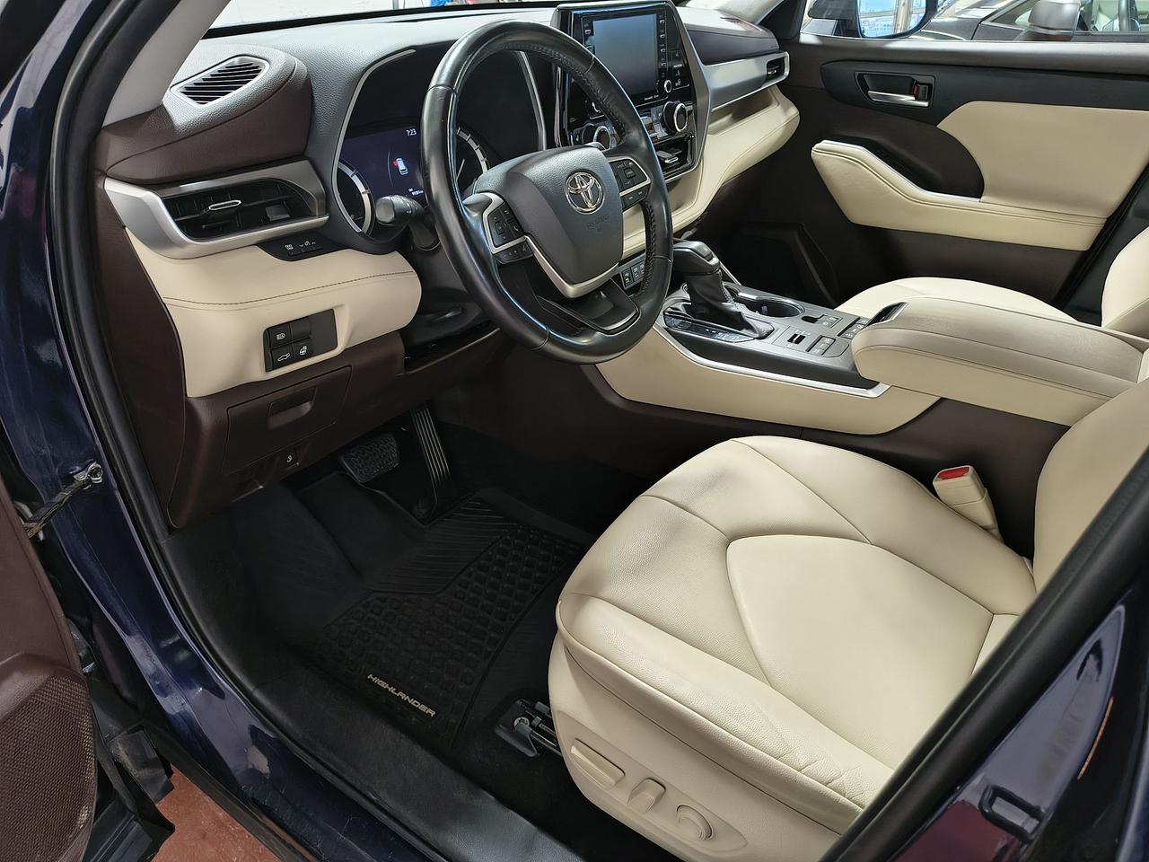 2022 Toyota Highlander XLE Photo0