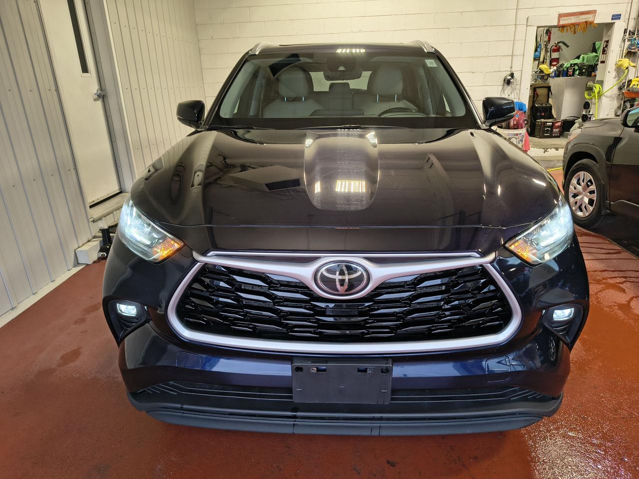 2022 Toyota Highlander XLE Photo