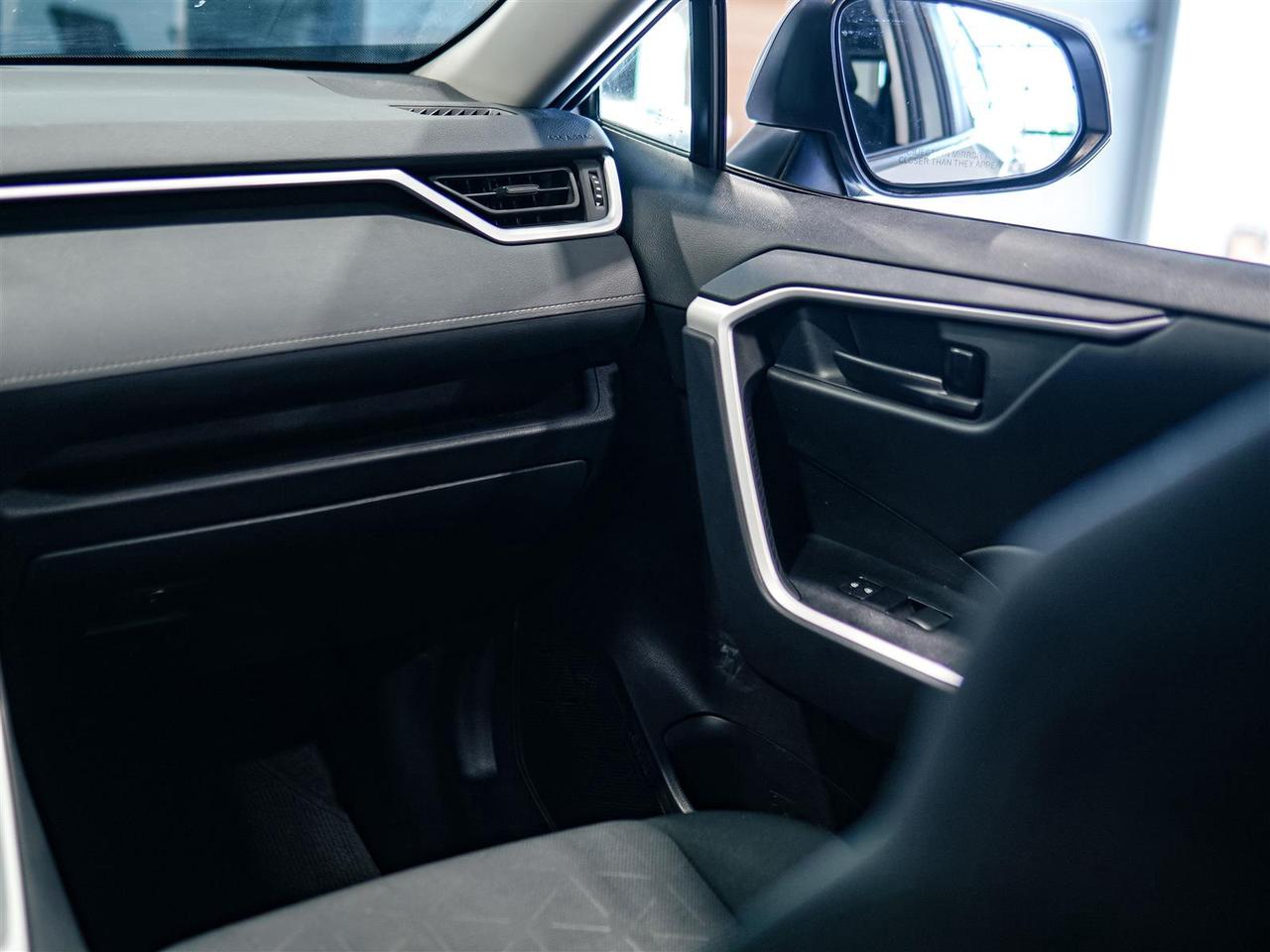 2025 Toyota RAV4 LE AWD | NO ACCIDENTS | BLIND SPOT | APP CONNECT Photo