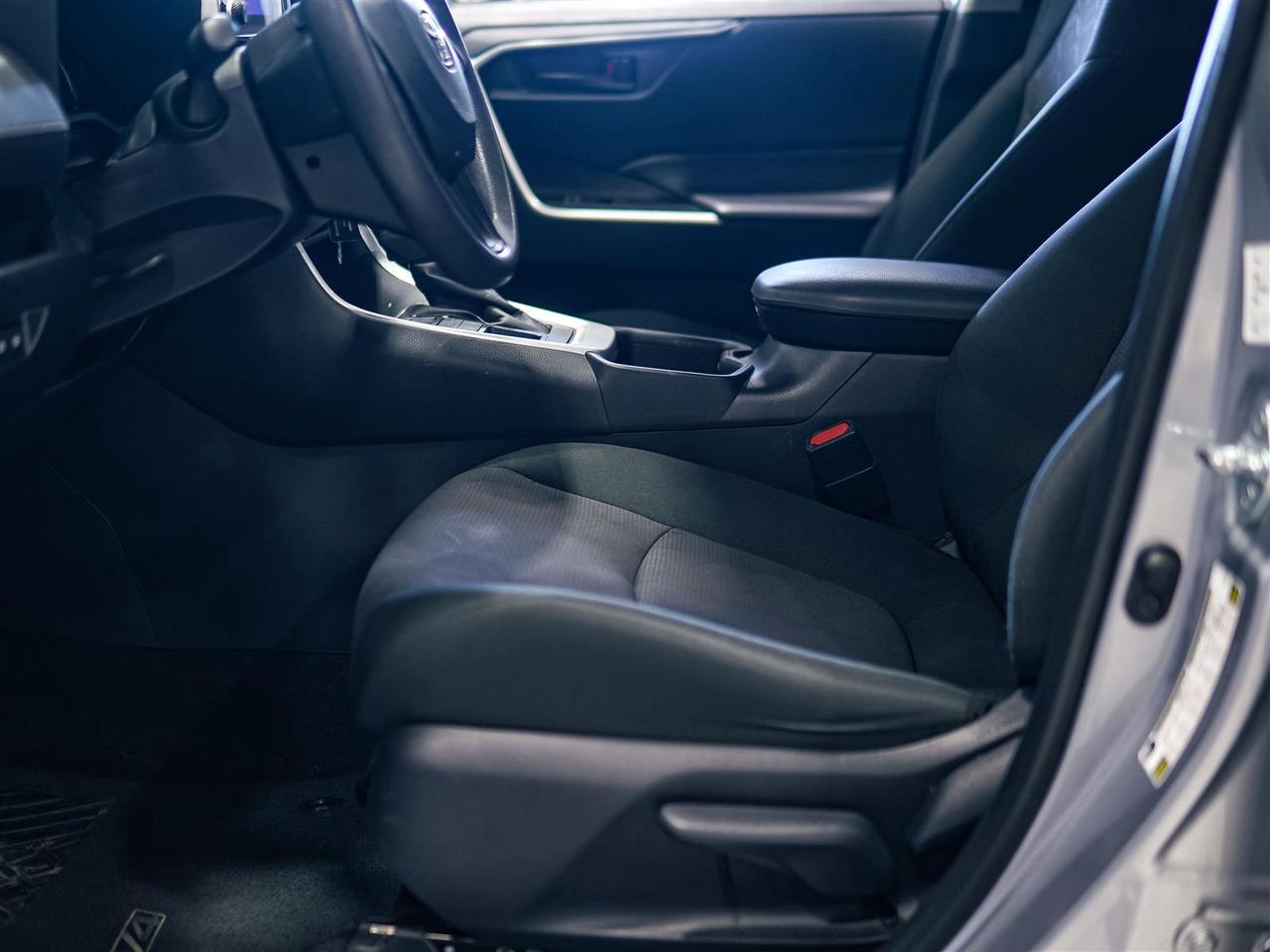 2025 Toyota RAV4 LE AWD | NO ACCIDENTS | BLIND SPOT | APP CONNECT Photo