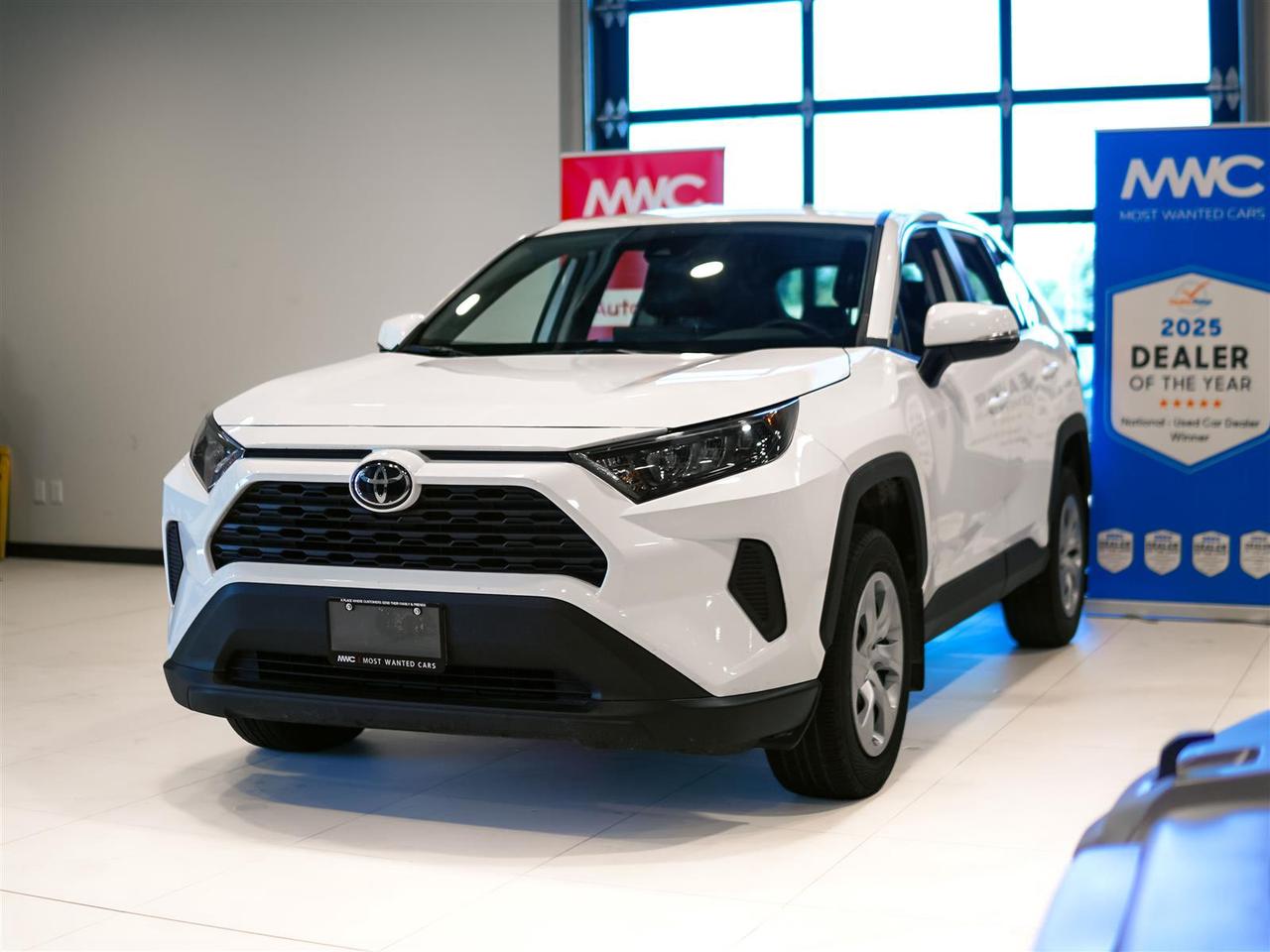 2025 Toyota RAV4 LE | AWD | NO ACCIDENTS | APP CONNECT | BLIND SPOT Photo