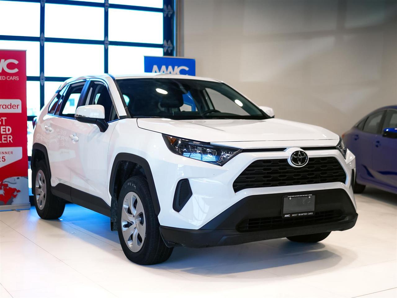 2025 Toyota RAV4 LE | AWD | NO ACCIDENTS | APP CONNECT | BLIND SPOT Photo