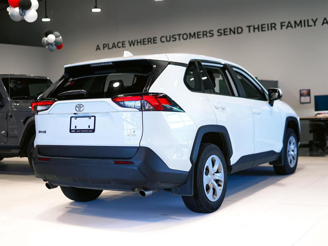 2025 Toyota RAV4 LE | AWD | NO ACCIDENTS | APP CONNECT | BLIND SPOT Photo