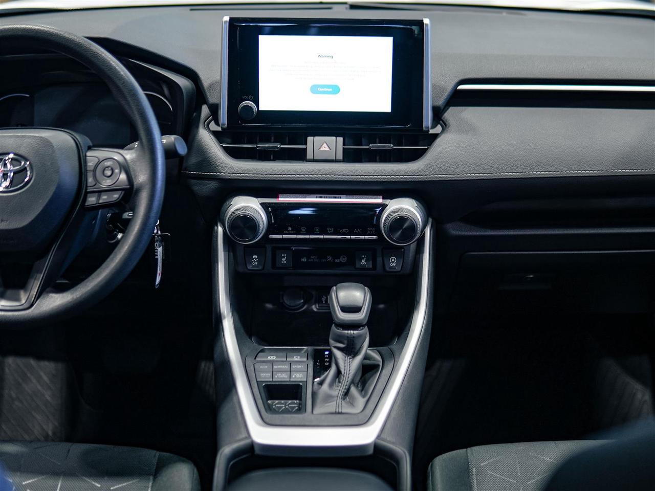 2025 Toyota RAV4 LE | AWD | NO ACCIDENTS | APP CONNECT | BLIND SPOT Photo