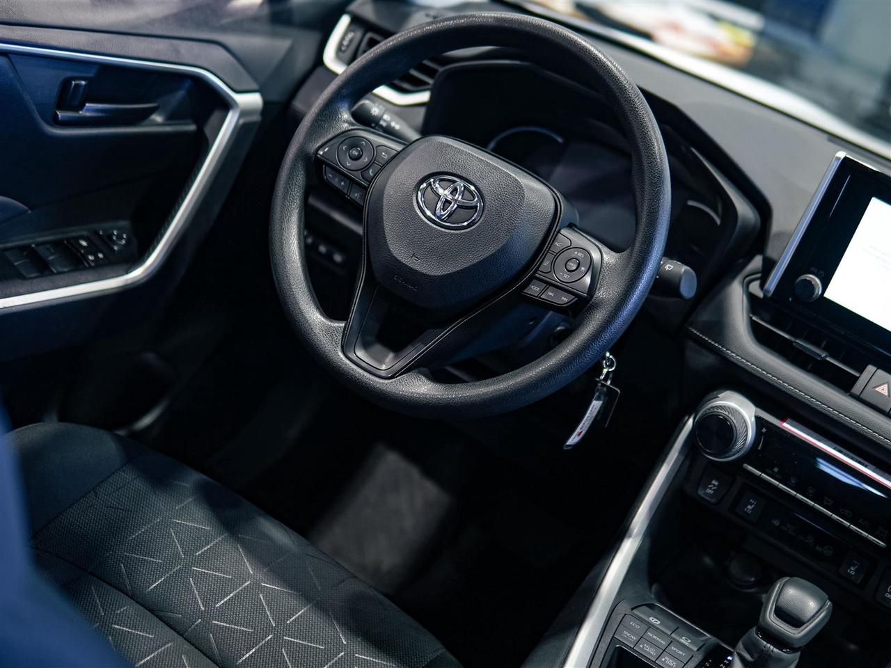 2025 Toyota RAV4 LE | AWD | NO ACCIDENTS | APP CONNECT | BLIND SPOT Photo