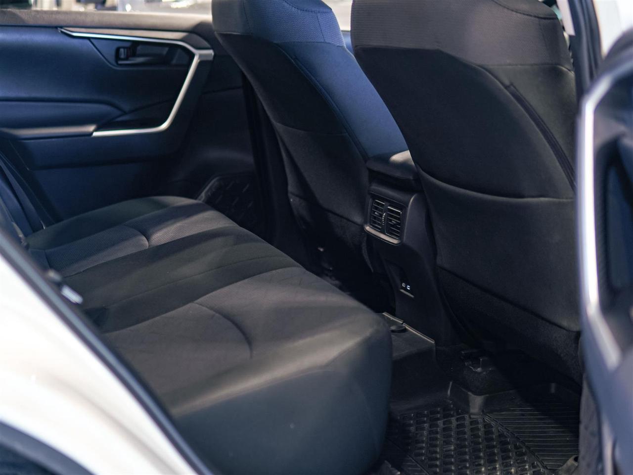 2025 Toyota RAV4 LE | AWD | NO ACCIDENTS | APP CONNECT | BLIND SPOT Photo