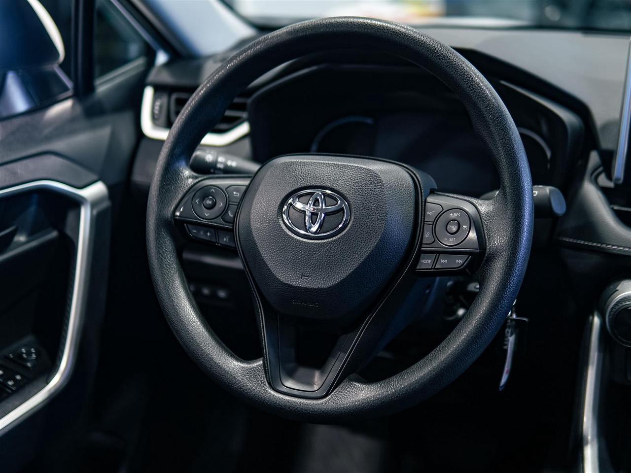 2025 Toyota RAV4 LE | AWD | NO ACCIDENTS | APP CONNECT | BLIND SPOT Photo