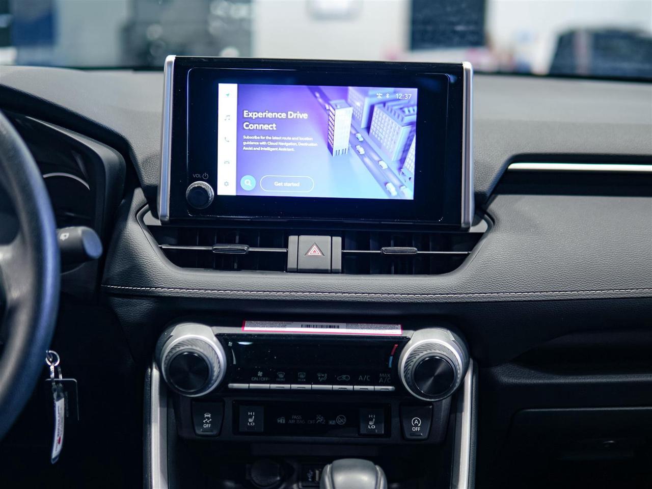 2025 Toyota RAV4 LE | AWD | NO ACCIDENTS | APP CONNECT | BLIND SPOT Photo