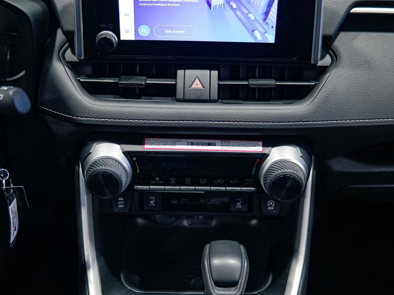2025 Toyota RAV4 LE | AWD | NO ACCIDENTS | APP CONNECT | BLIND SPOT Photo