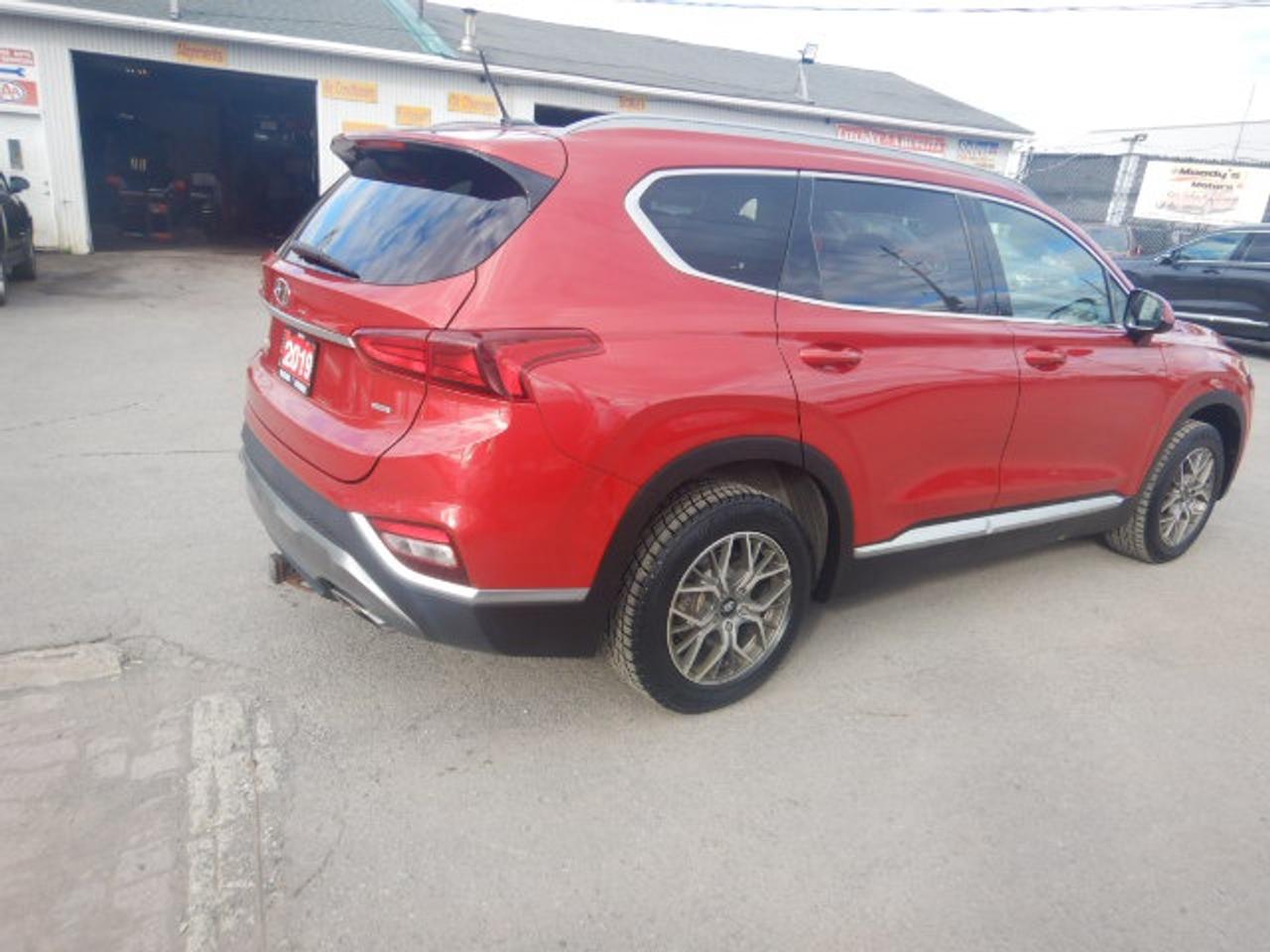 2019 Hyundai Santa Fe ESSENTIAL Photo